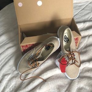BRAND NEW VANS-canvas